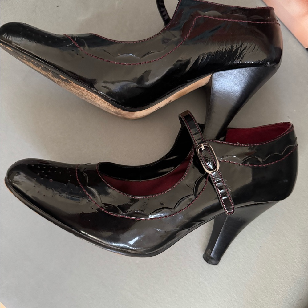 DaniBlack Patent Leather Heels with Strap